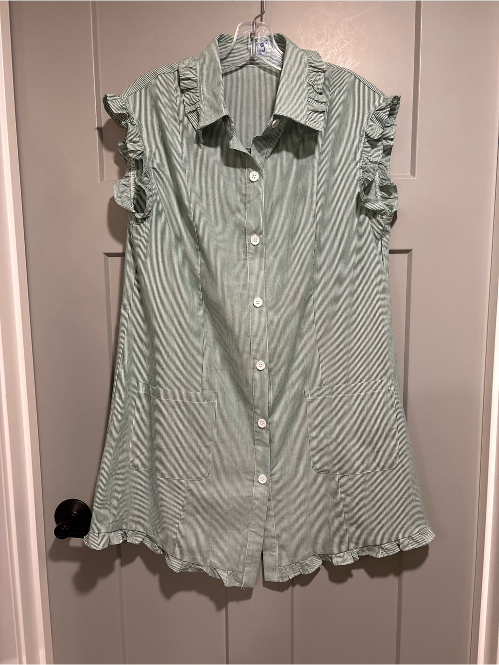 Light Green Ruffle Sleeve Button-Front Women's dress new without tags!